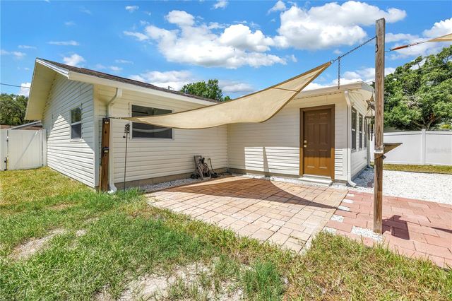 1221 36TH TERRACE N, St Petersburg, FL 33704