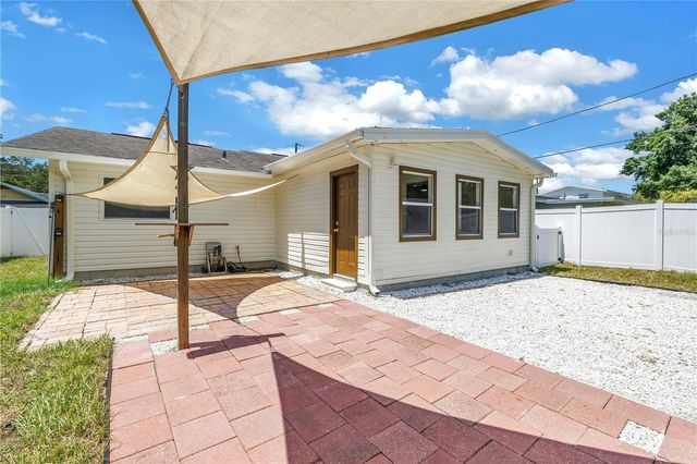 1221 36TH TERRACE N, St Petersburg, FL 33704