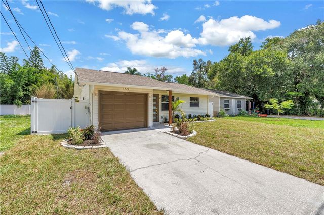 1221 36TH TERRACE N, St Petersburg, FL 33704
