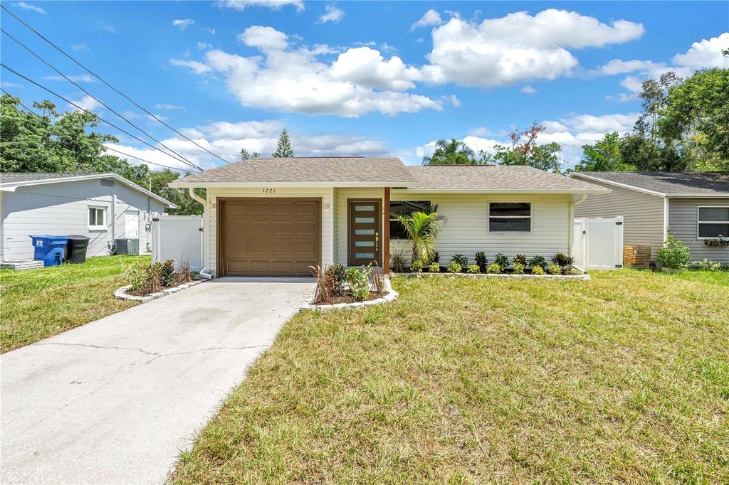 1221 36TH TERRACE N, St Petersburg, FL 33704