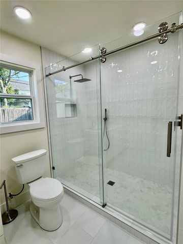 1006 W 43rd Street, Houston, TX 77018