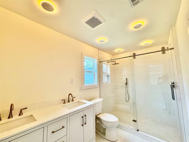 1006 W 43rd Street, Houston, TX 77018