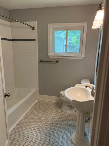 1006 W 43rd Street, Houston, TX 77018