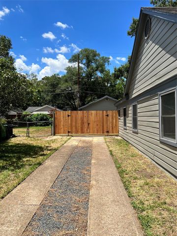 1006 W 43rd Street, Houston, TX 77018