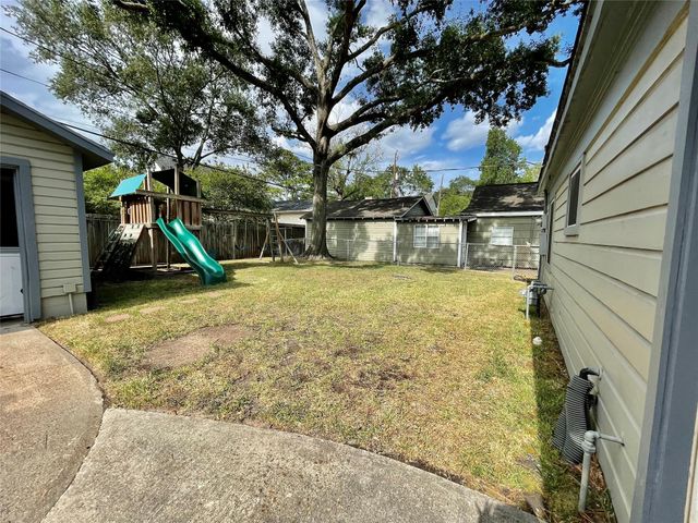 1006 W 43rd Street, Houston, TX 77018