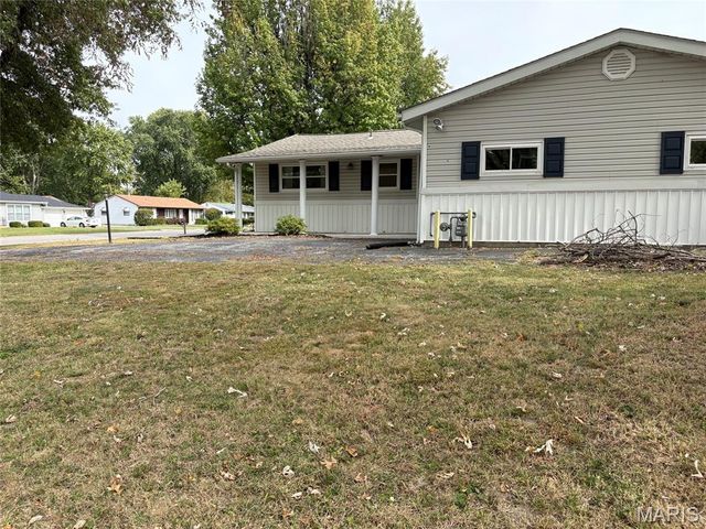 112 Kassing Avenue, Fairview Heights, IL 62208