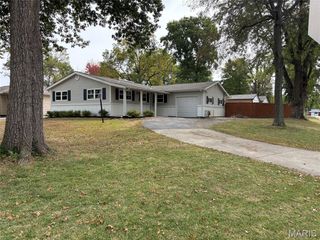 112 Kassing Avenue, Fairview Heights, IL 62208