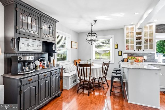 5 COLLEGE CIR, Stratford, NJ 08084
