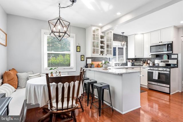 5 COLLEGE CIR, Stratford, NJ 08084