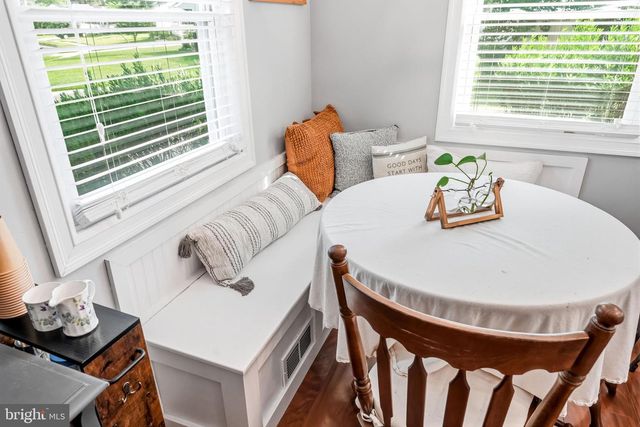 5 COLLEGE CIR, Stratford, NJ 08084