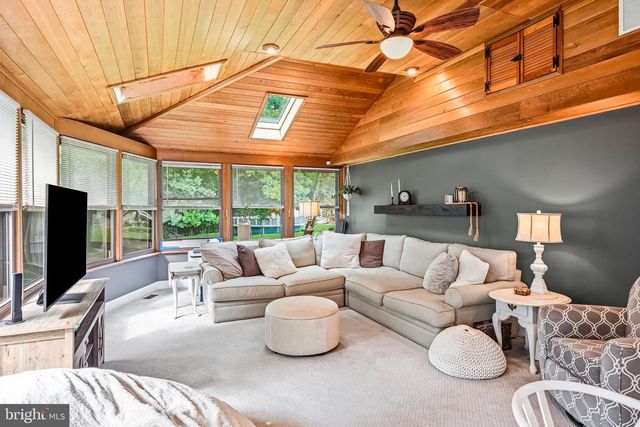 5 COLLEGE CIR, Stratford, NJ 08084