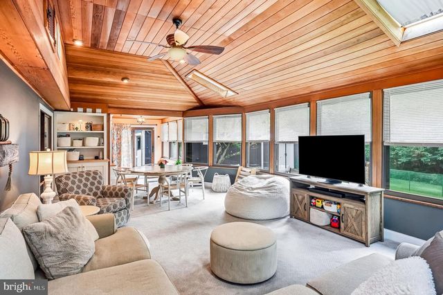 5 COLLEGE CIR, Stratford, NJ 08084
