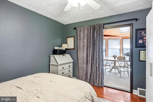 5 COLLEGE CIR, Stratford, NJ 08084