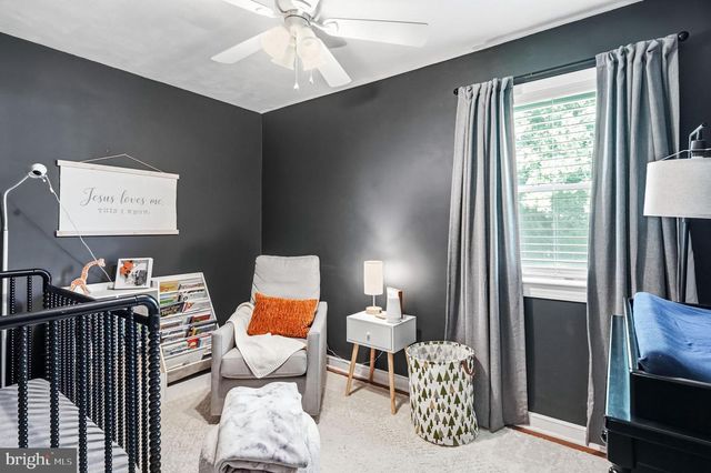 5 COLLEGE CIR, Stratford, NJ 08084