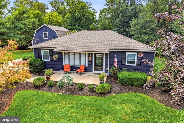 5 COLLEGE CIR, Stratford, NJ 08084