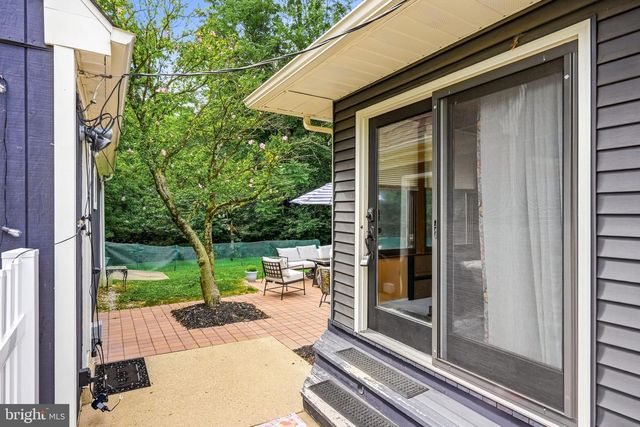 5 COLLEGE CIR, Stratford, NJ 08084