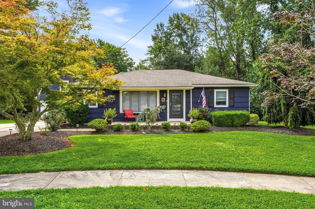 5 COLLEGE CIR, Stratford, NJ 08084