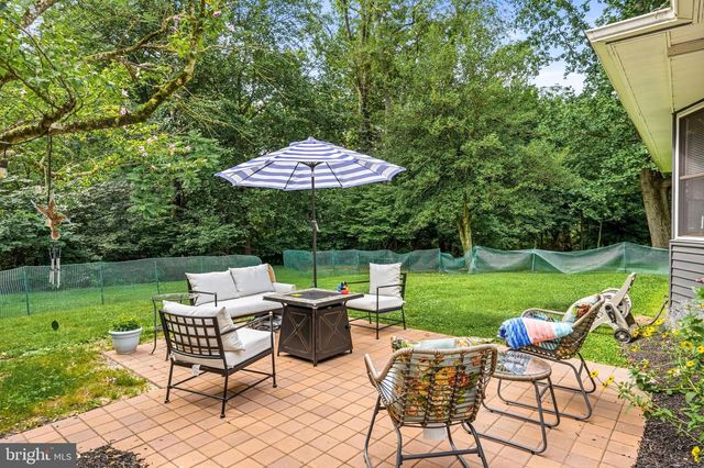 5 COLLEGE CIR, Stratford, NJ 08084