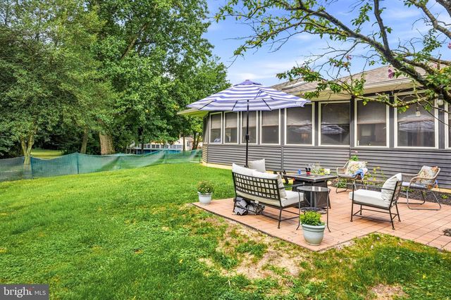 5 COLLEGE CIR, Stratford, NJ 08084