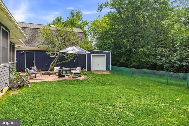 5 COLLEGE CIR, Stratford, NJ 08084