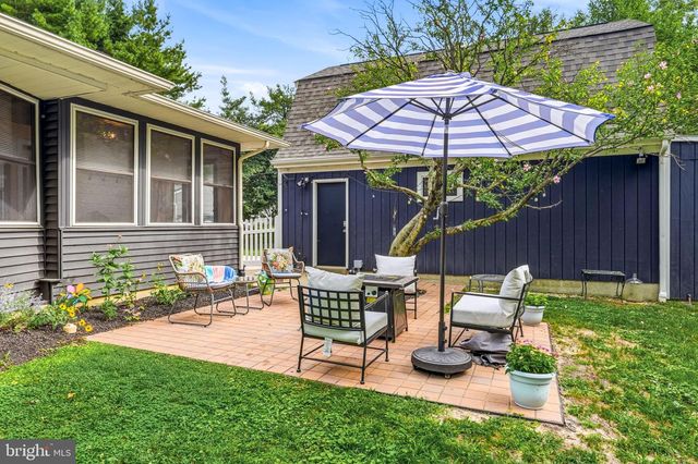 5 COLLEGE CIR, Stratford, NJ 08084
