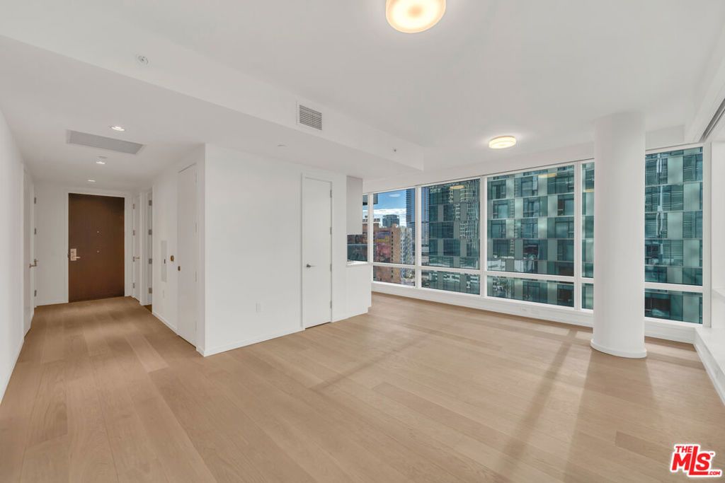 877 Francisco Street 628, Los Angeles, CA 90017 — photo 3