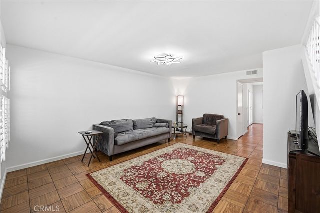 104 Oval, Irvine, CA 92604