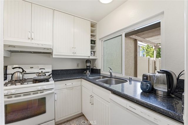 104 Oval, Irvine, CA 92604