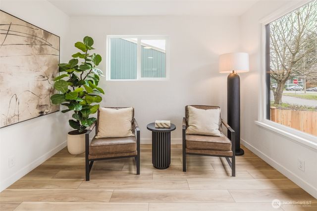 949 S Ridgewood Avenue, Tacoma, WA 98405