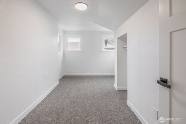 949 S Ridgewood Avenue, Tacoma, WA 98405