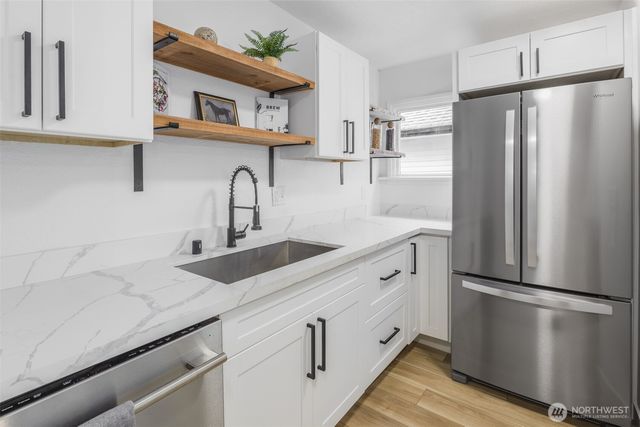 949 S Ridgewood Avenue, Tacoma, WA 98405