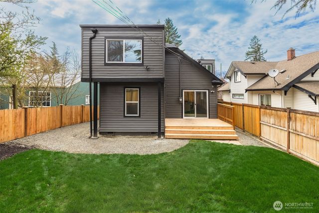 949 S Ridgewood Avenue, Tacoma, WA 98405