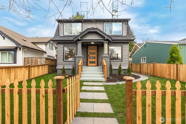 949 S Ridgewood Avenue, Tacoma, WA 98405