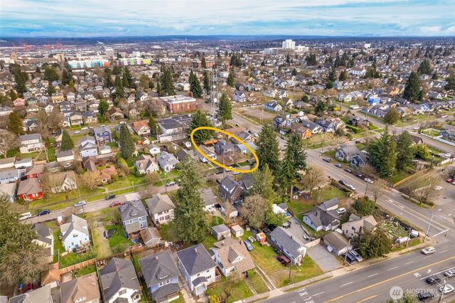 949 S Ridgewood Avenue, Tacoma, WA 98405