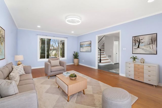 104 E Louis Avenue, Lake Forest, IL 60045