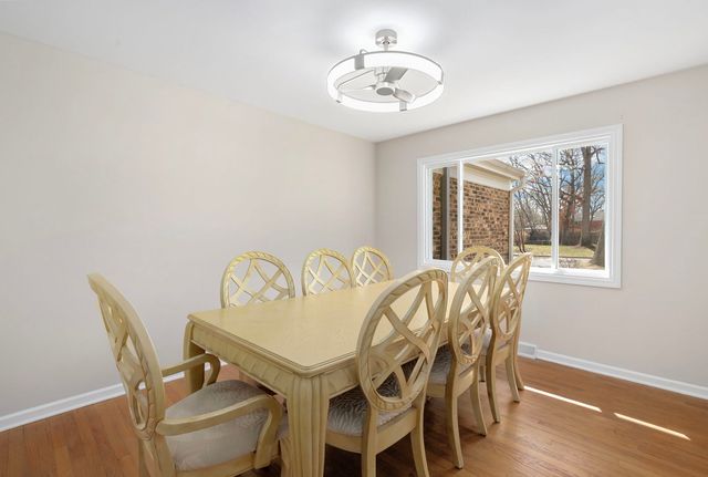 104 E Louis Avenue, Lake Forest, IL 60045