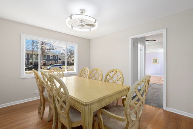 104 E Louis Avenue, Lake Forest, IL 60045