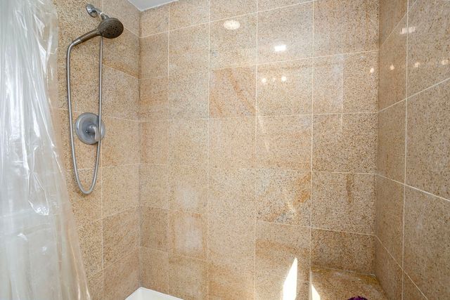 104 E Louis Avenue, Lake Forest, IL 60045