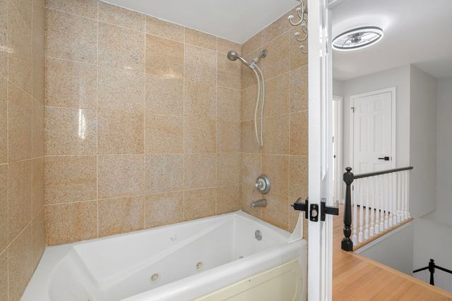 104 E Louis Avenue, Lake Forest, IL 60045