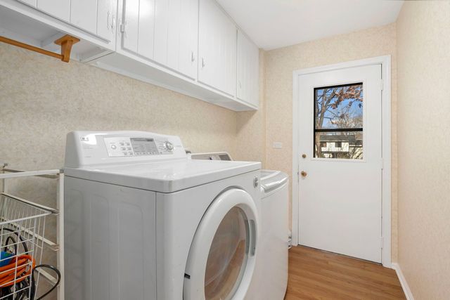 104 E Louis Avenue, Lake Forest, IL 60045