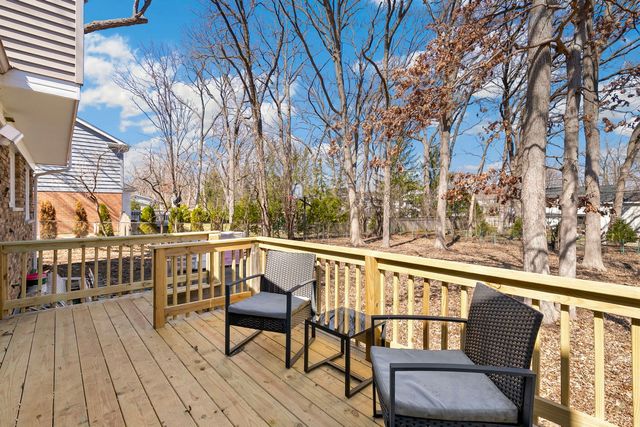 104 E Louis Avenue, Lake Forest, IL 60045