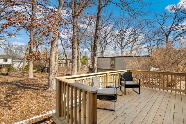 104 E Louis Avenue, Lake Forest, IL 60045