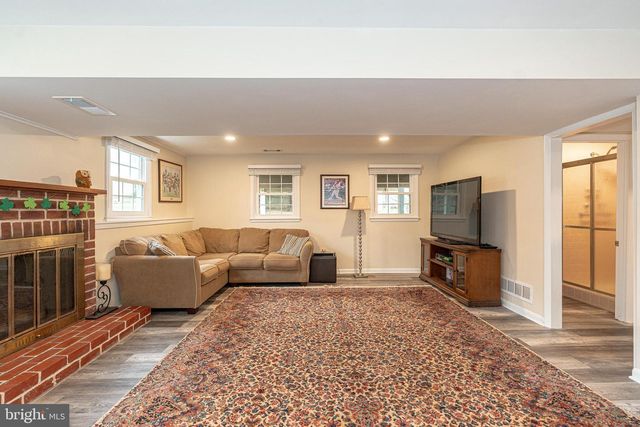 8618 VALLEYFIELD RD, Timonium, MD 21093