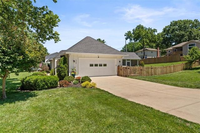 5133 Ballentine Street, Shawnee, KS 66203