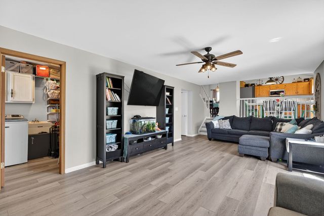 702 Longwood Court, Minooka, IL 60447