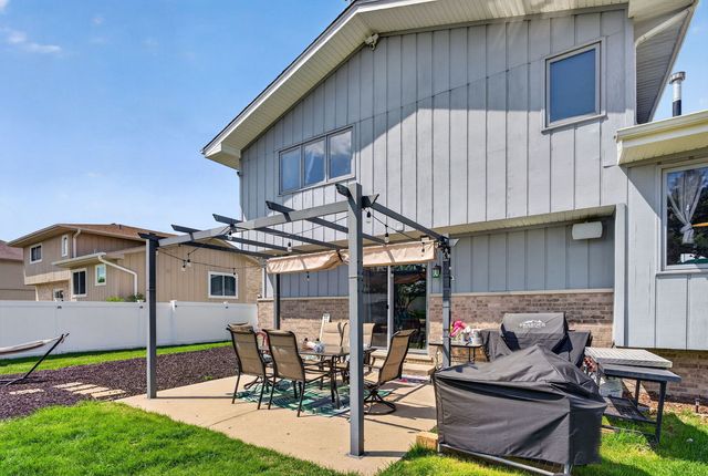 702 Longwood Court, Minooka, IL 60447