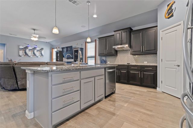 4408 Sugargrove Lane, Arlington, TX 76001