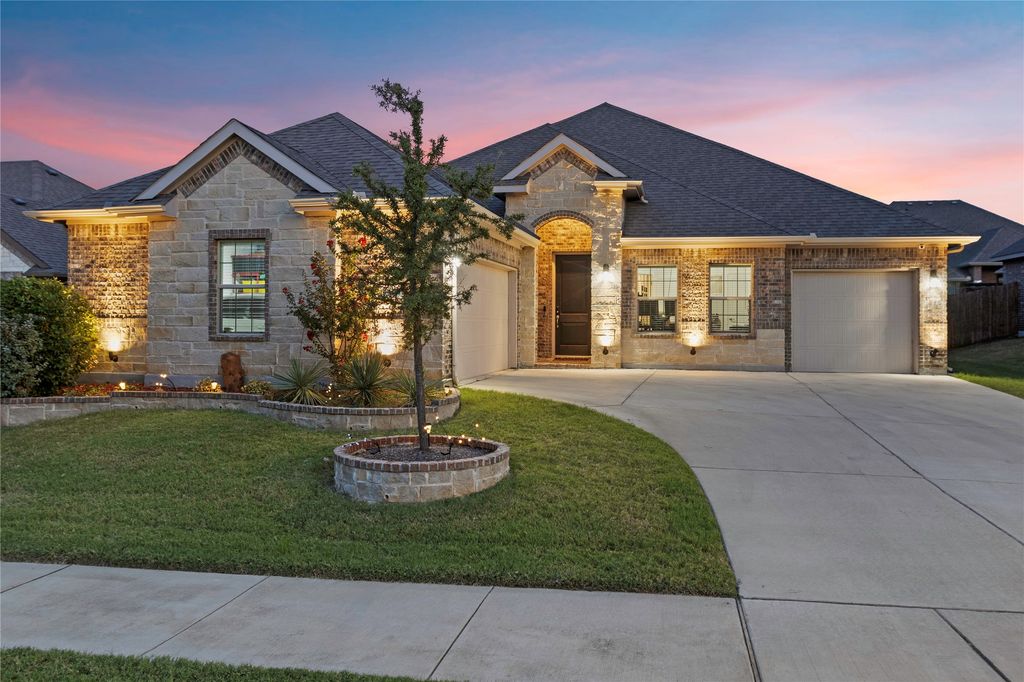 4408 Sugargrove Lane, Arlington, TX 76001