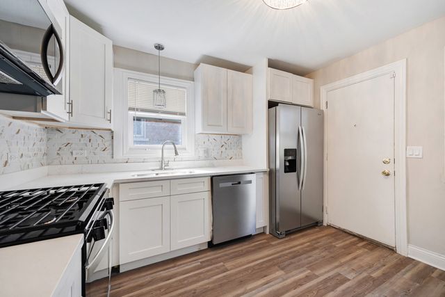 9150 S Wallace Street, Chicago, IL 60620