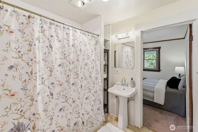 5222 S I Street, Tacoma, WA 98408